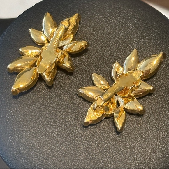 Trifari Kunio Matsumoto Rhinestone earrings clip on - Picture 4 of 9